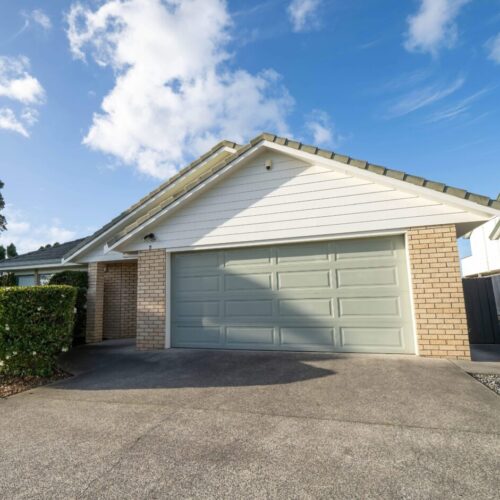 suburban-garage-with-roller-door-under-gabled-roof-2025-02-12-00-08-58-utc copy suburban-garage-with-roller-door-under-gabled-roof-2025-02-12-00-08-58-utc copy