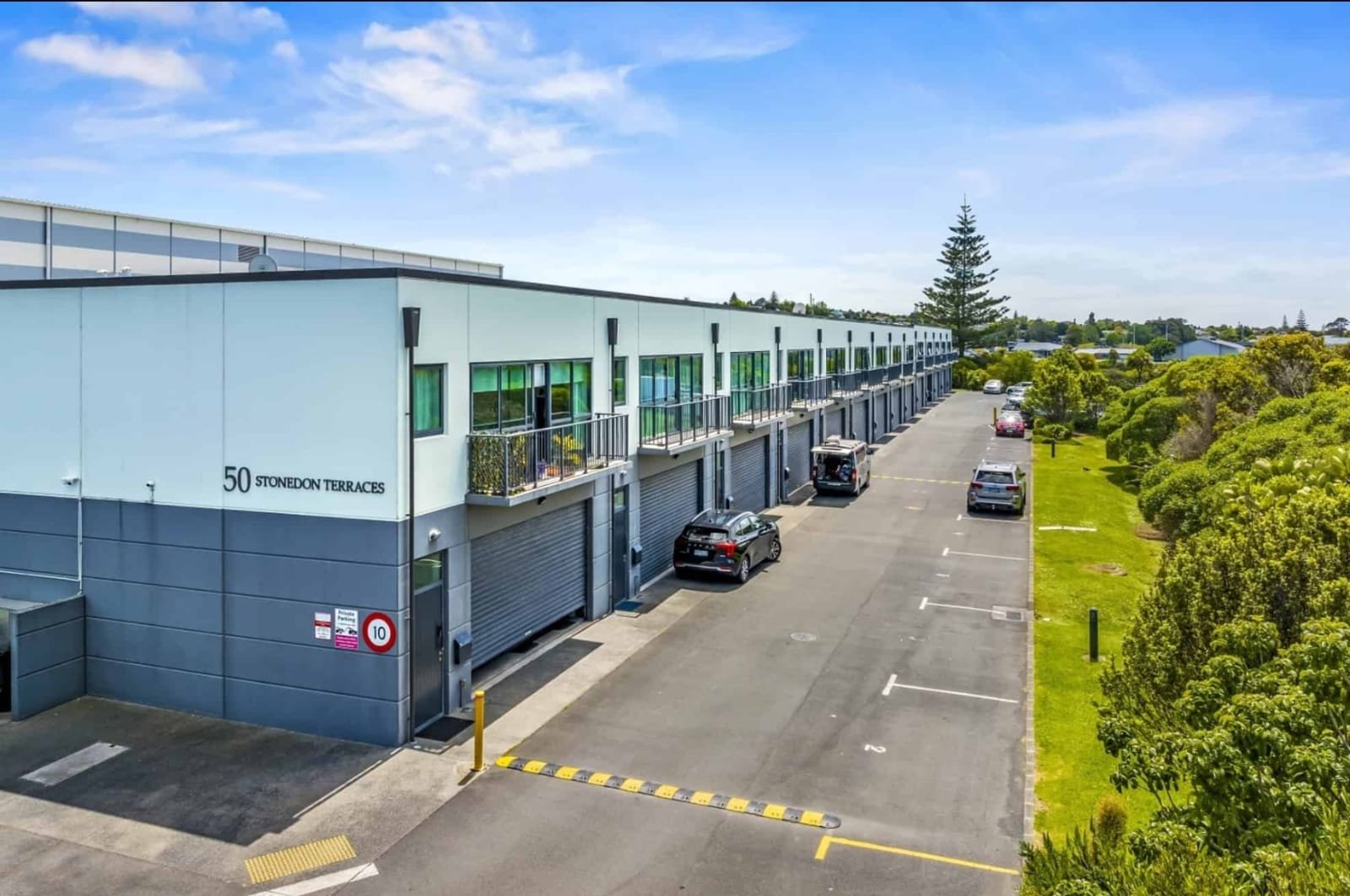 19b64082-c0c0-4cb7-8c26-ec13f089377e