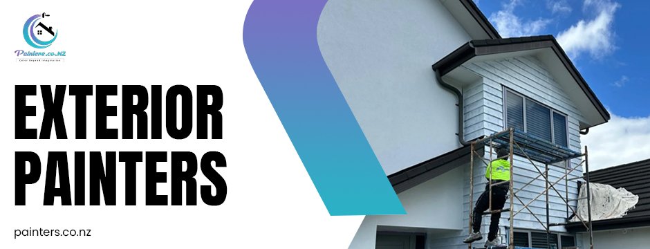 exterior-painting-house-painter-on-scaffolding-auckland-home